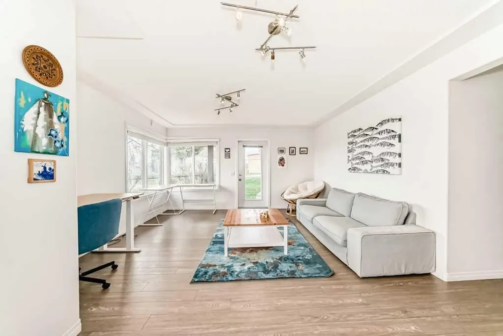 5616 14 Avenue SW Calgary AB T3H 3P9