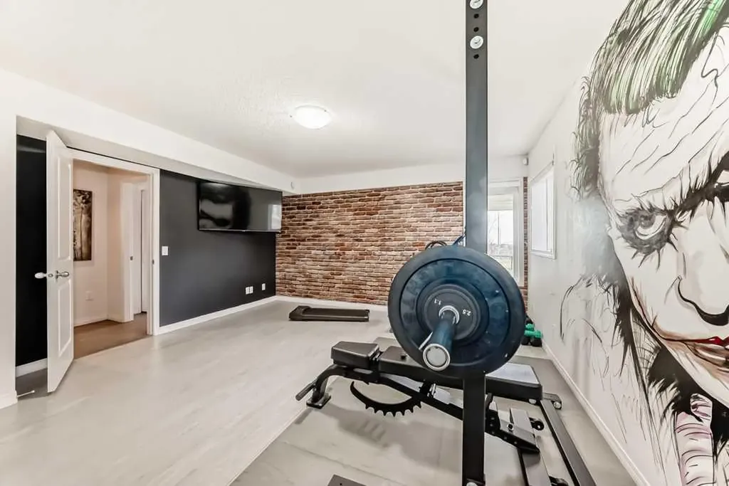5616 14 Avenue SW Calgary AB T3H 3P9