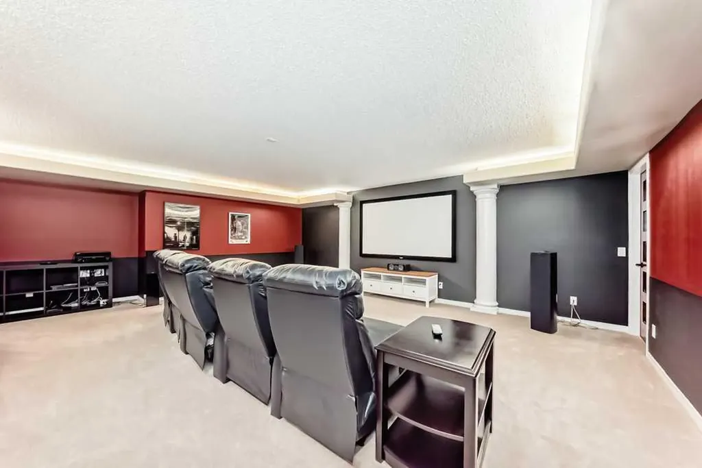5616 14 Avenue SW Calgary AB T3H 3P9