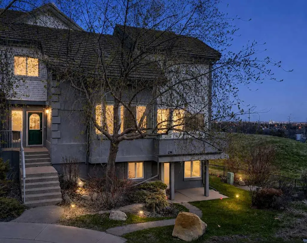 5616 14 Avenue SW Calgary AB T3H 3P9