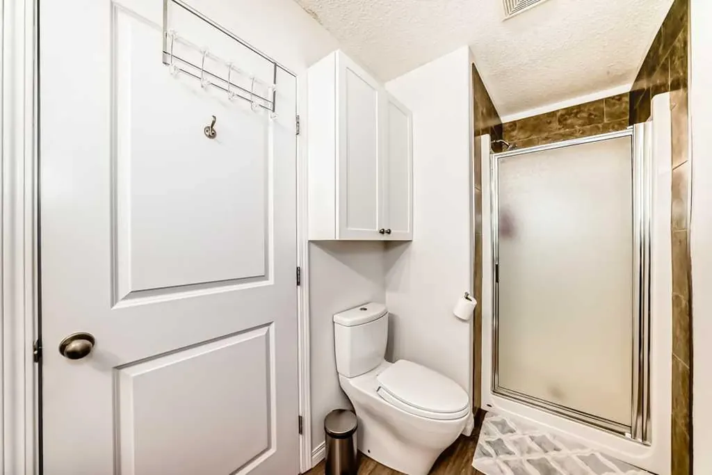 5616 14 Avenue SW Calgary AB T3H 3P9