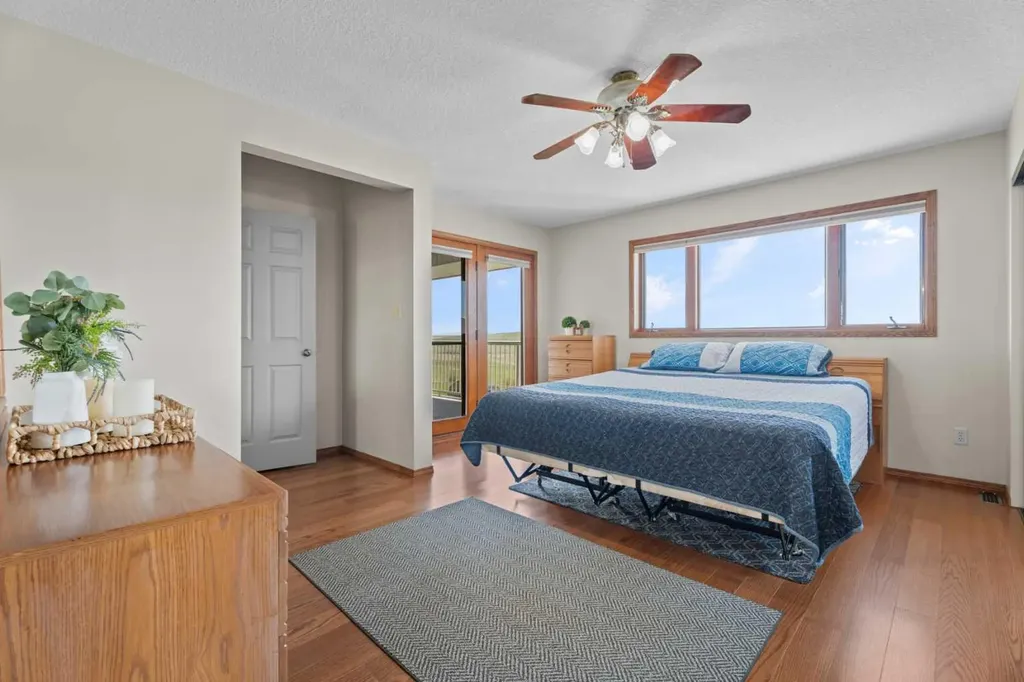 434183 2 Street E Rural Foothills County AB T1S 6B3