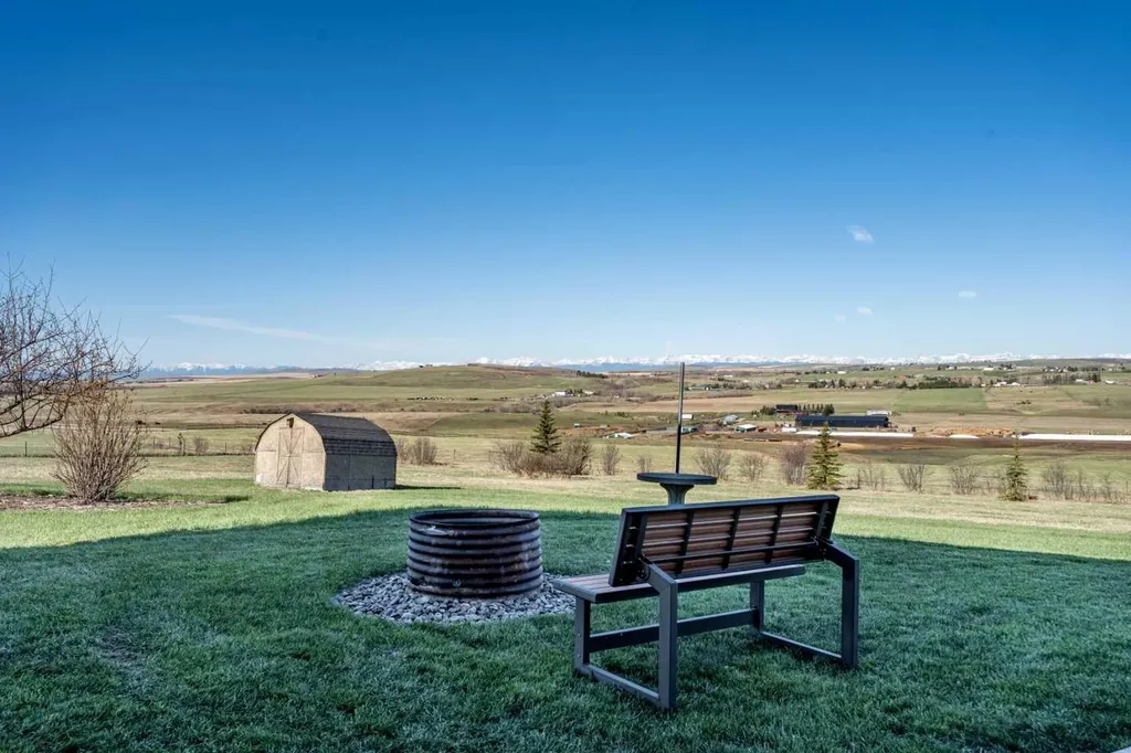 434183 2 Street E Rural Foothills County AB T1S 6B3