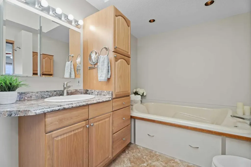 434183 2 Street E Rural Foothills County AB T1S 6B3