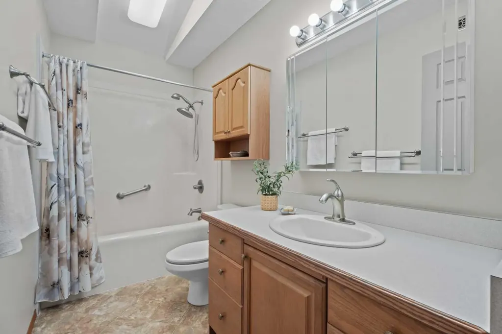 434183 2 Street E Rural Foothills County AB T1S 6B3