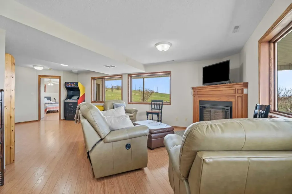 434183 2 Street E Rural Foothills County AB T1S 6B3