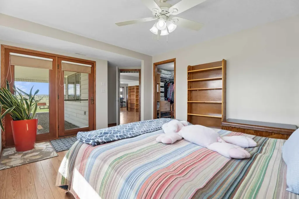 434183 2 Street E Rural Foothills County AB T1S 6B3