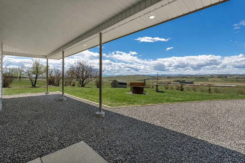 434183 2 Street E Rural Foothills County AB T1S 6B3