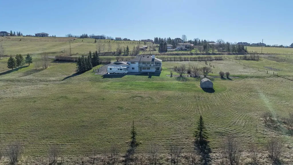 434183 2 Street E Rural Foothills County AB T1S 6B3
