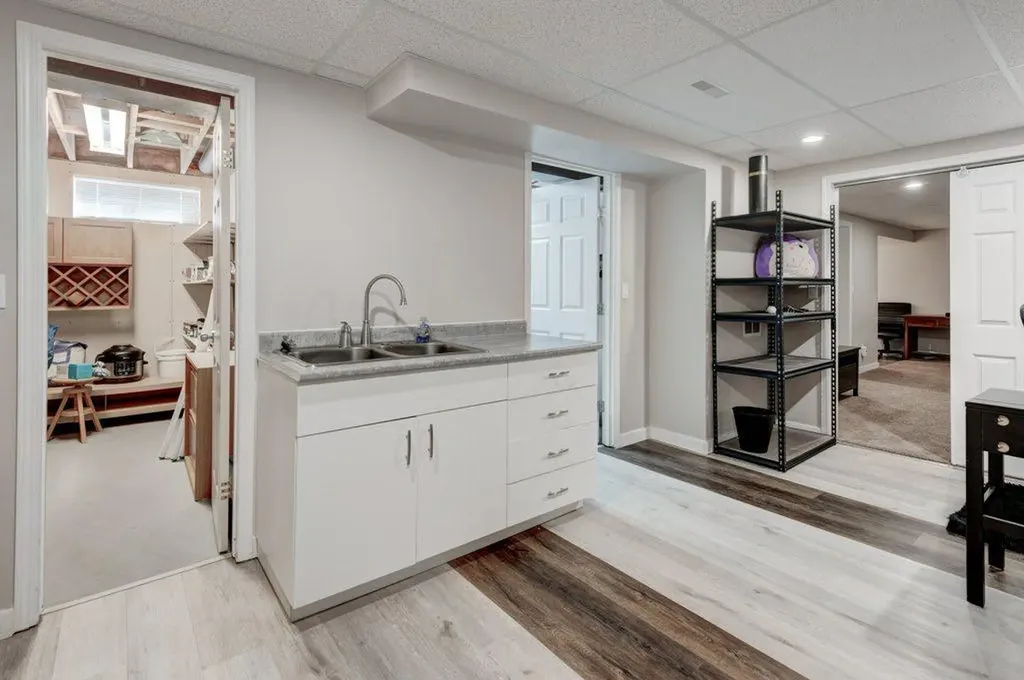 16 Alcock Close Okotoks AB T1S 1H1