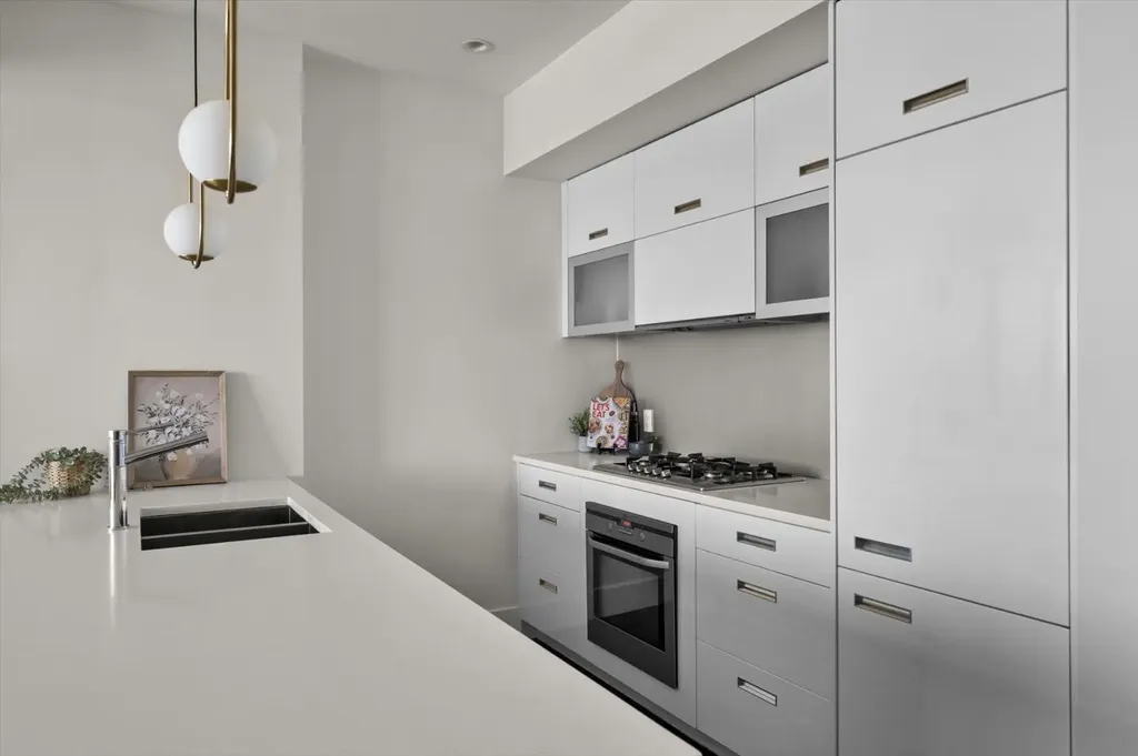 2505 17 Avenue SW Calgary AB T3E 7V3