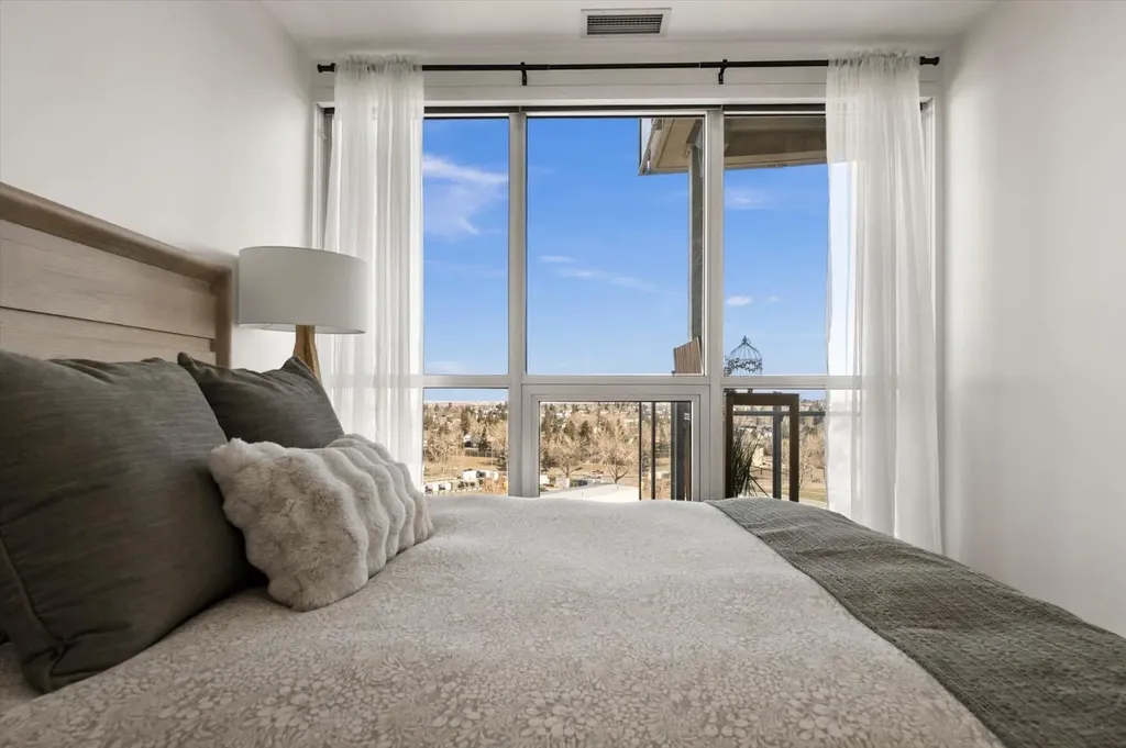 2505 17 Avenue SW Calgary AB T3E 7V3