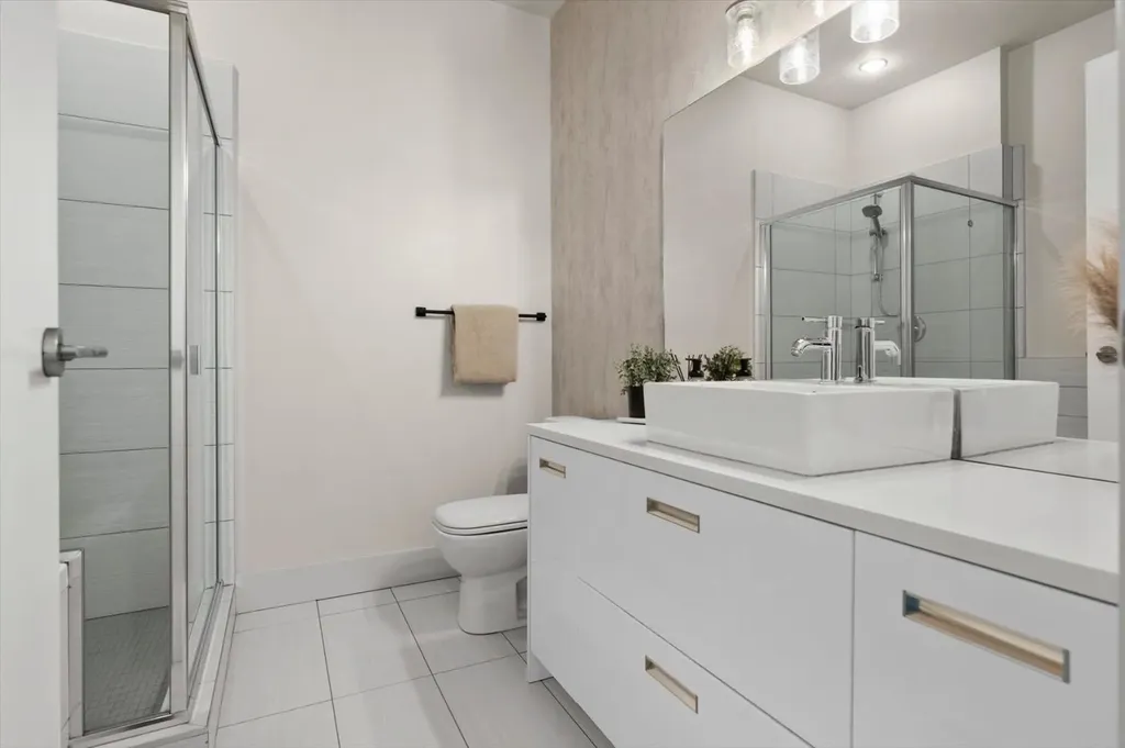 2505 17 Avenue SW Calgary AB T3E 7V3
