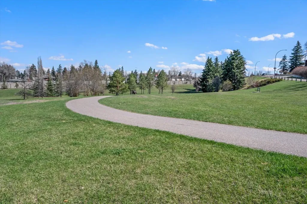 2505 17 Avenue SW Calgary AB T3E 7V3