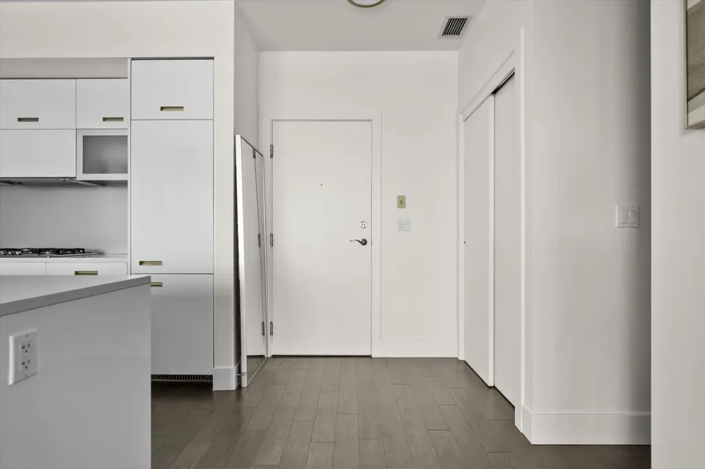 2505 17 Avenue SW Calgary AB T3E 7V3