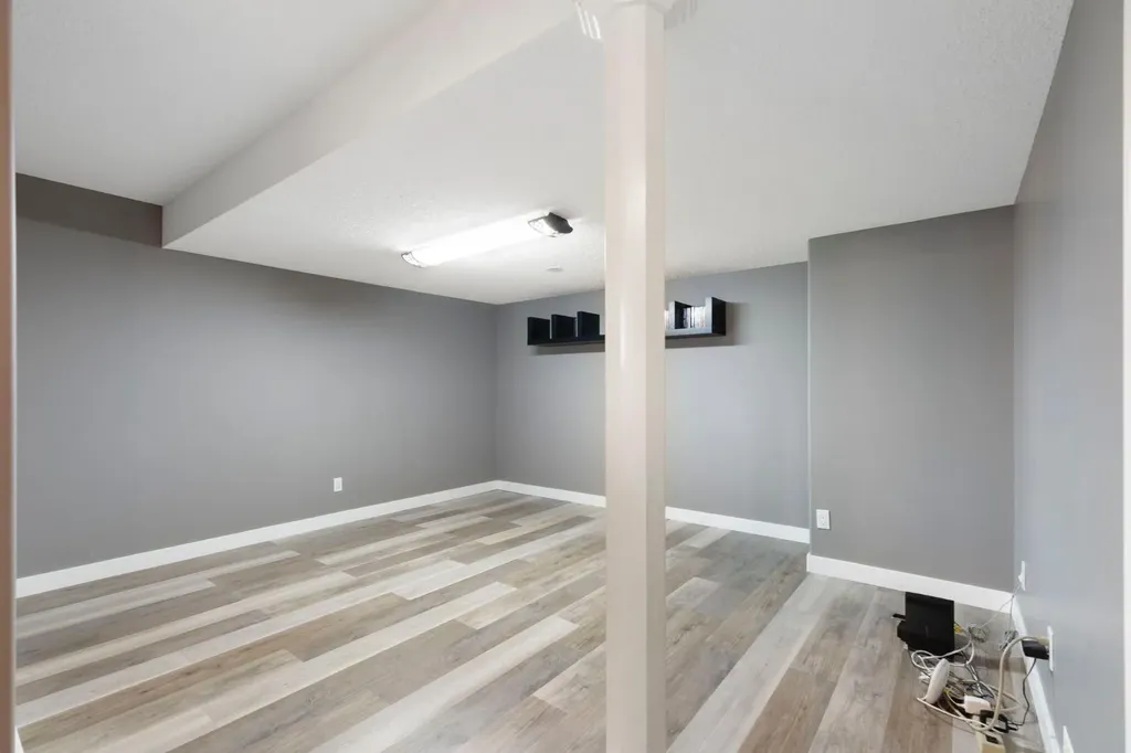 18 West Springs Gate SW Calgary AB T3H4P5