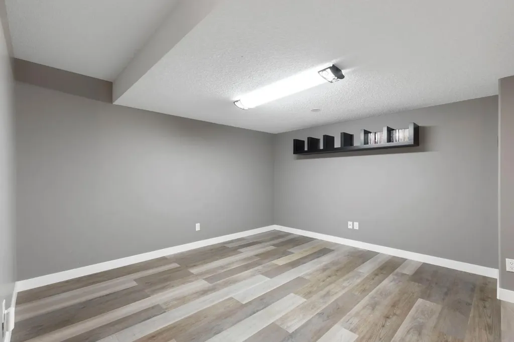 18 West Springs Gate SW Calgary AB T3H4P5
