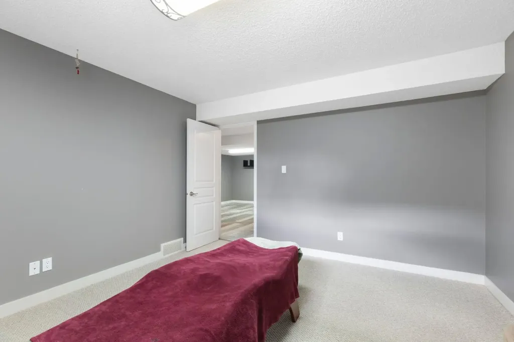 18 West Springs Gate SW Calgary AB T3H4P5