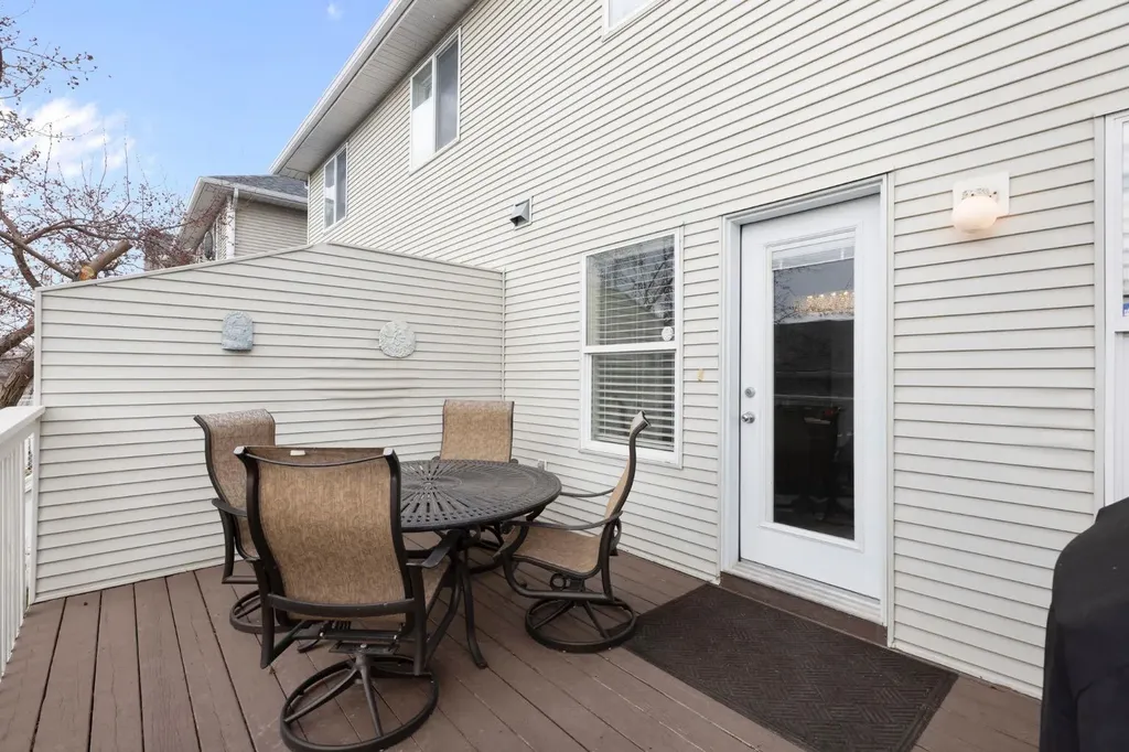18 West Springs Gate SW Calgary AB T3H4P5