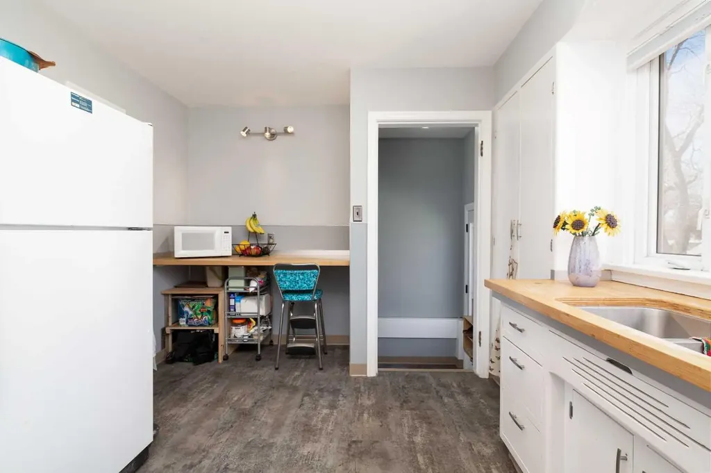 1902 7 Avenue S Lethbridge AB T1J 1M3