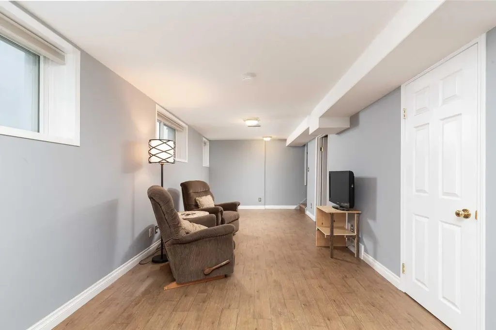 1902 7 Avenue S Lethbridge AB T1J 1M3