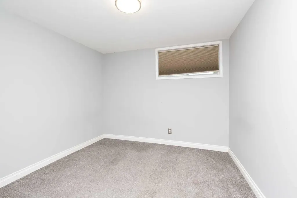 1902 7 Avenue S Lethbridge AB T1J 1M3