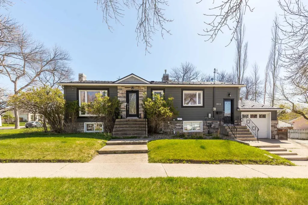 1902 7 Avenue S Lethbridge AB T1J 1M3