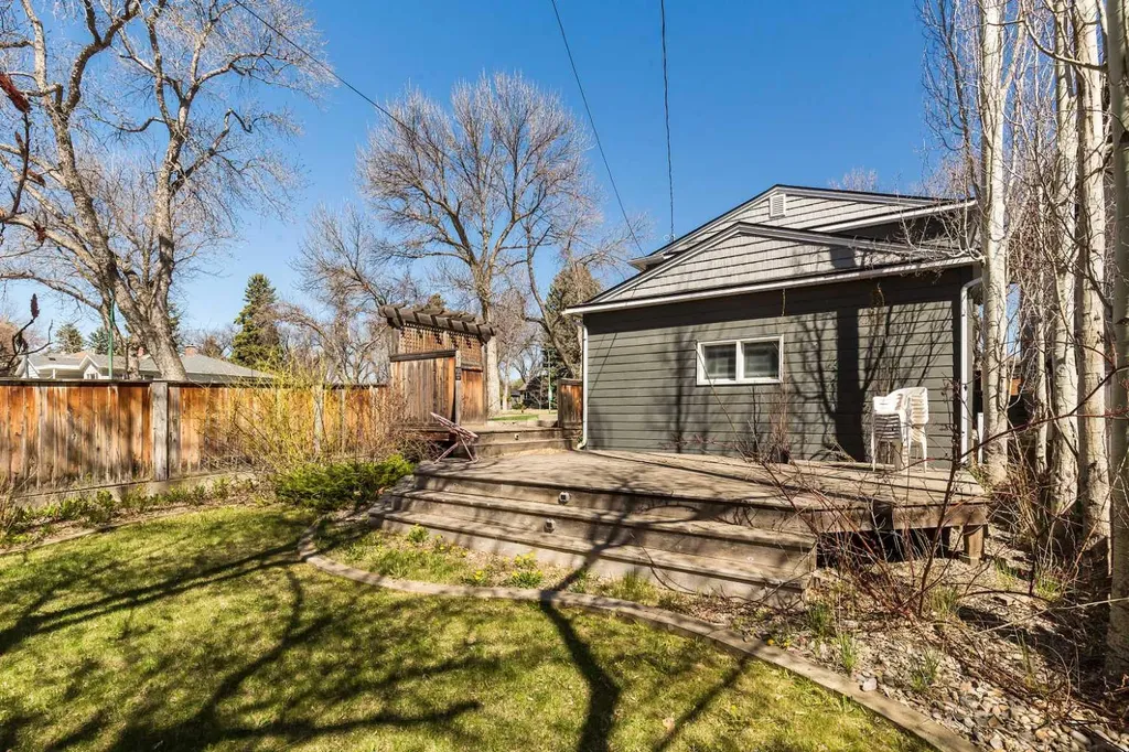 1902 7 Avenue S Lethbridge AB T1J 1M3