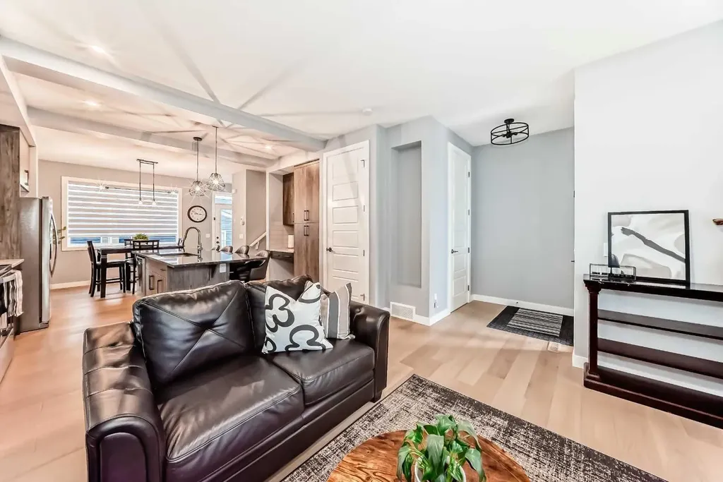 804 Lawthorn Way SE Airdrie AB T4A3M9