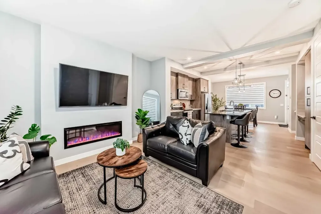 804 Lawthorn Way SE Airdrie AB T4A3M9