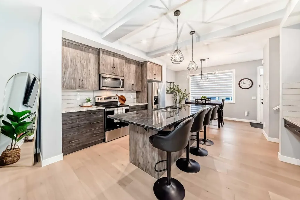 804 Lawthorn Way SE Airdrie AB T4A3M9