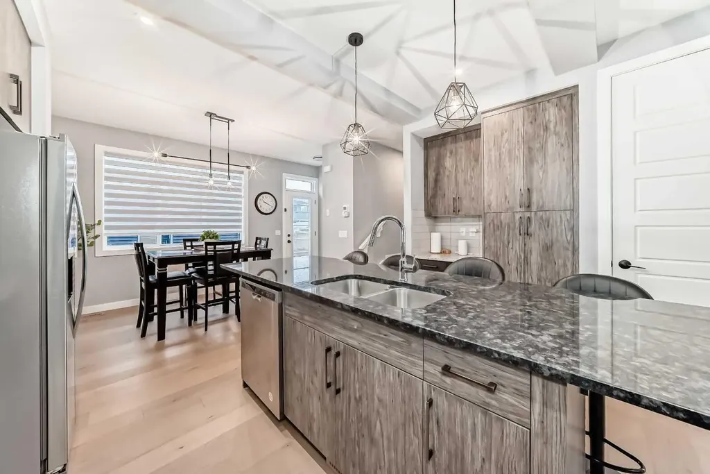 804 Lawthorn Way SE Airdrie AB T4A3M9