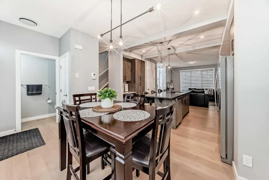 804 Lawthorn Way SE Airdrie AB T4A3M9