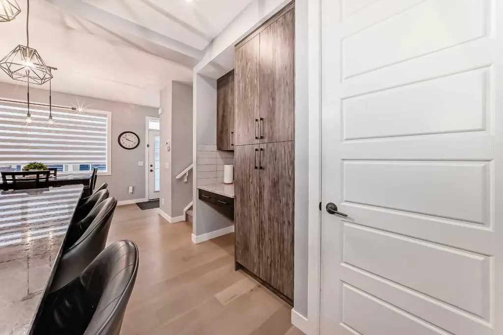 804 Lawthorn Way SE Airdrie AB T4A3M9