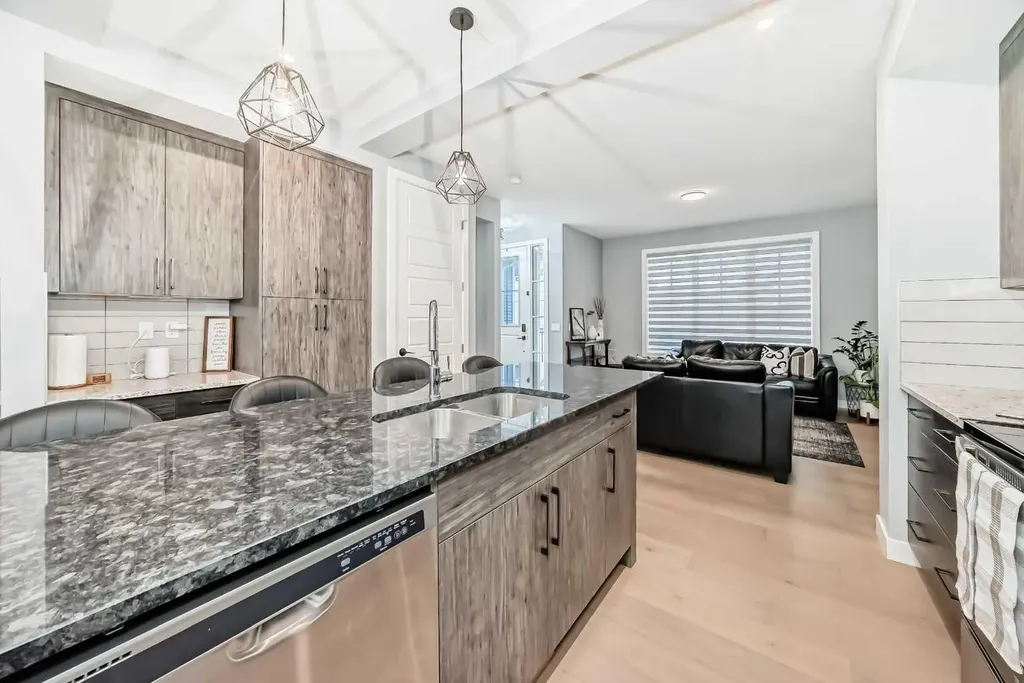 804 Lawthorn Way SE Airdrie AB T4A3M9