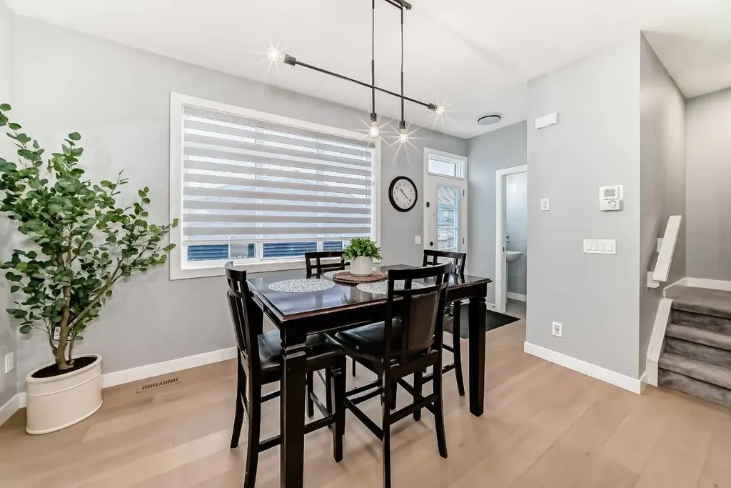 804 Lawthorn Way SE Airdrie AB T4A3M9