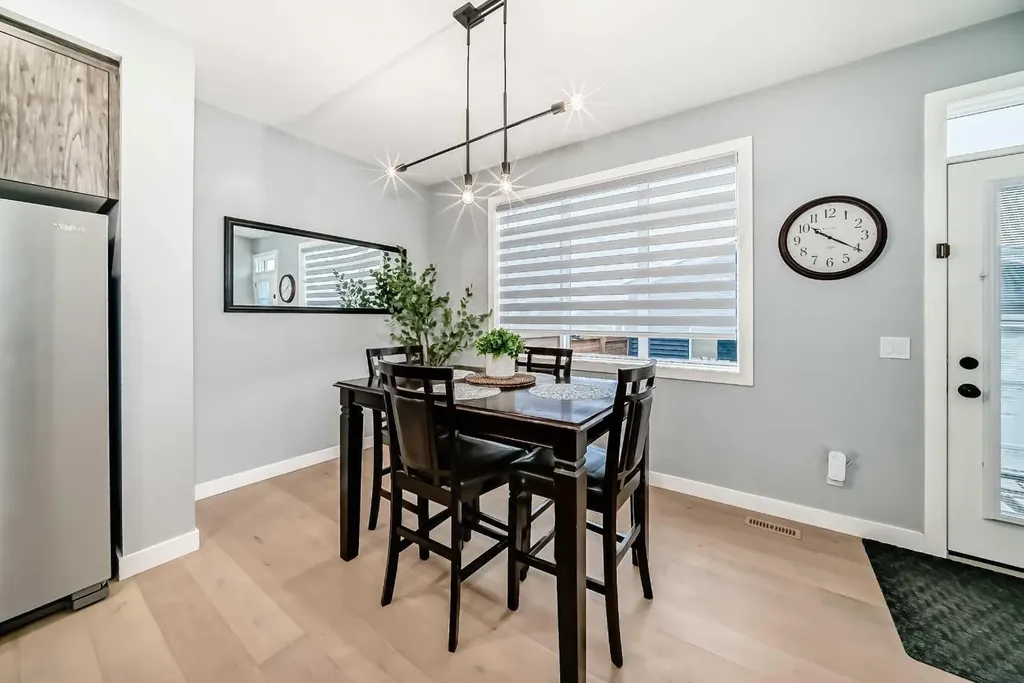 804 Lawthorn Way SE Airdrie AB T4A3M9