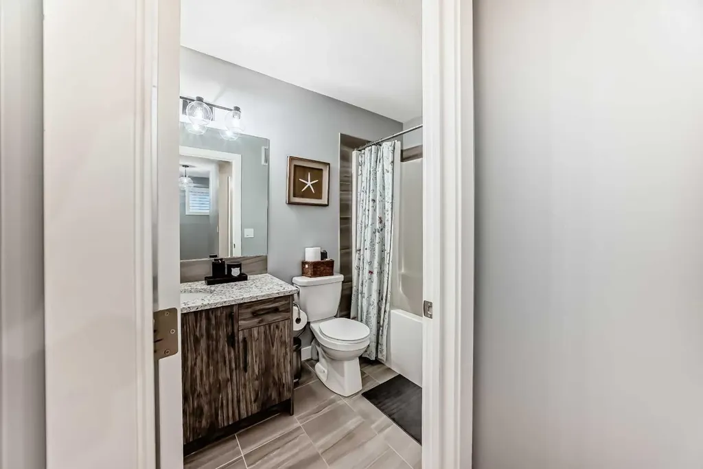804 Lawthorn Way SE Airdrie AB T4A3M9