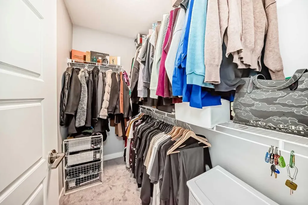 804 Lawthorn Way SE Airdrie AB T4A3M9