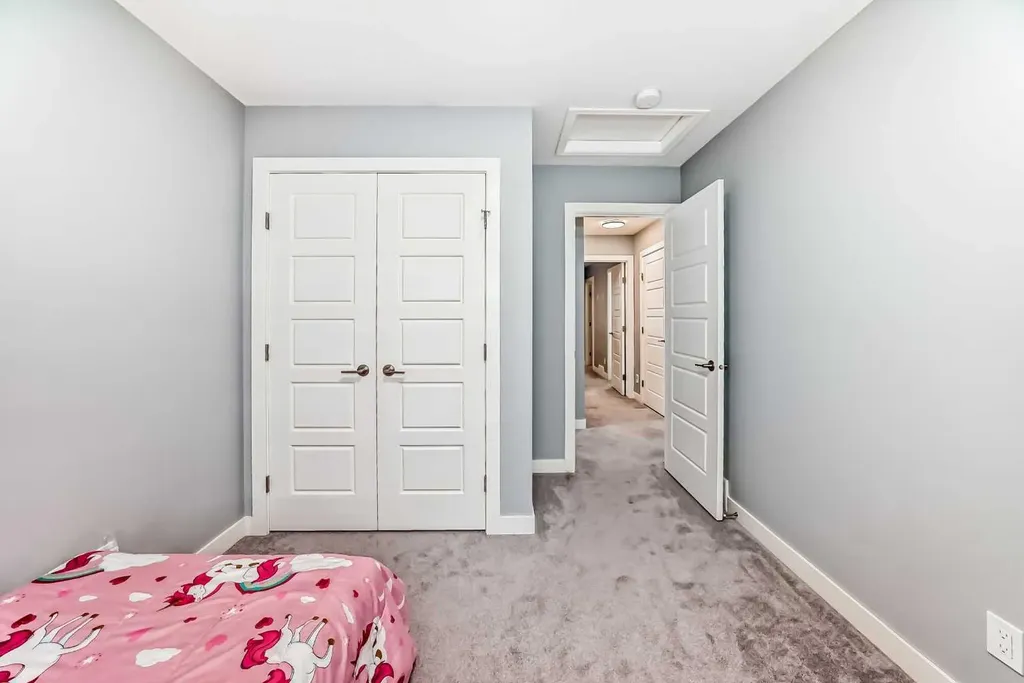 804 Lawthorn Way SE Airdrie AB T4A3M9