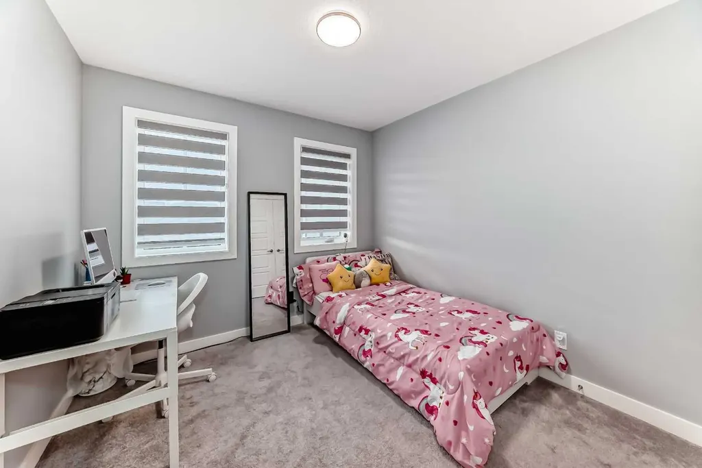 804 Lawthorn Way SE Airdrie AB T4A3M9
