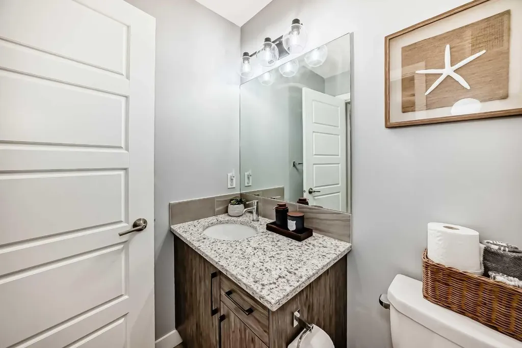 804 Lawthorn Way SE Airdrie AB T4A3M9
