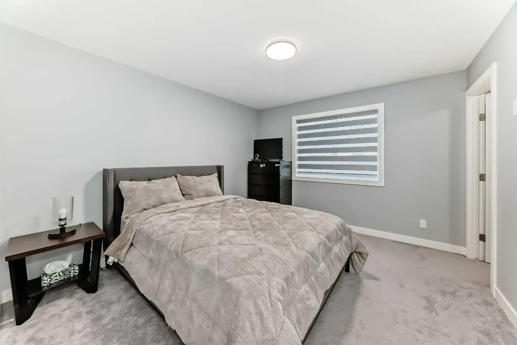 804 Lawthorn Way SE Airdrie AB T4A3M9