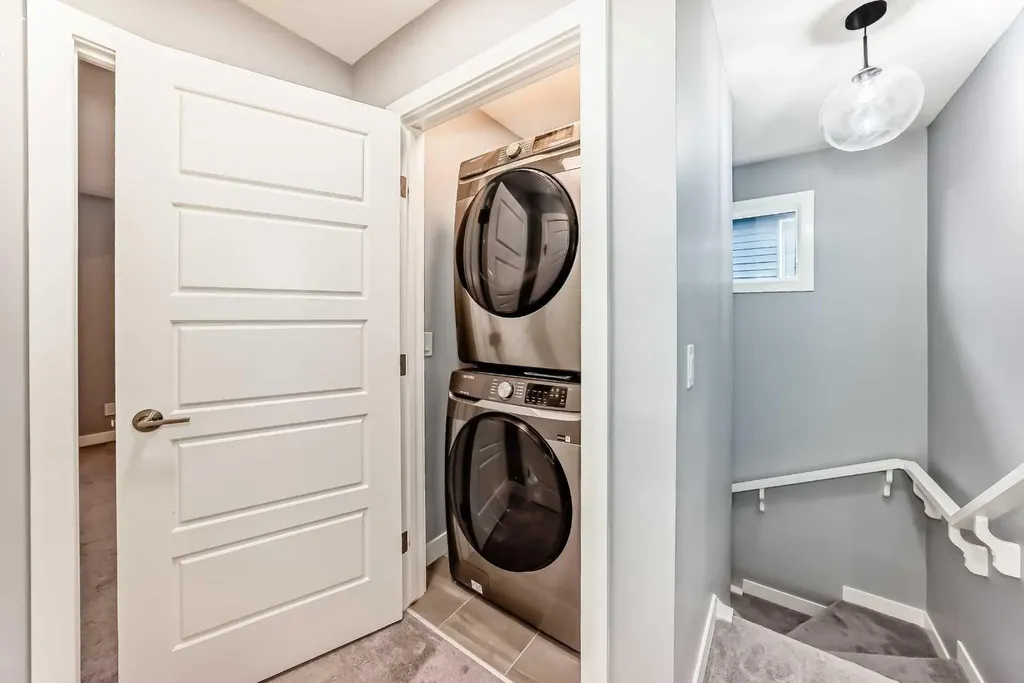 804 Lawthorn Way SE Airdrie AB T4A3M9