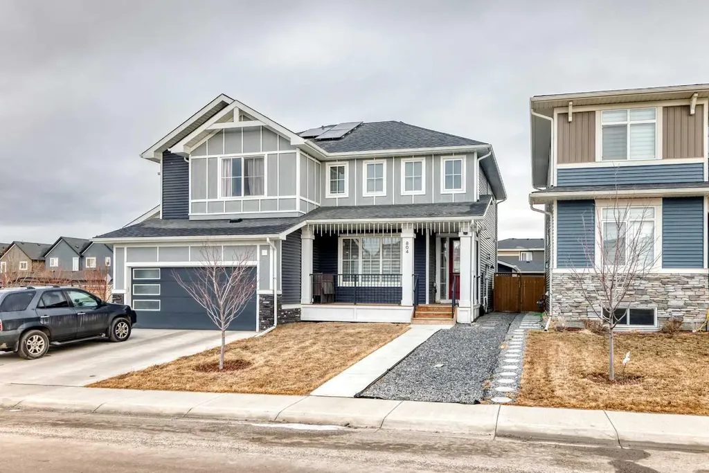 804 Lawthorn Way SE Airdrie AB T4A3M9