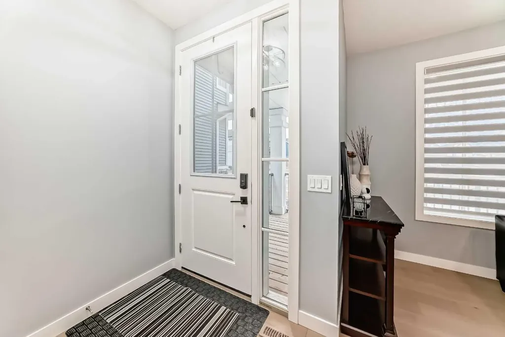 804 Lawthorn Way SE Airdrie AB T4A3M9