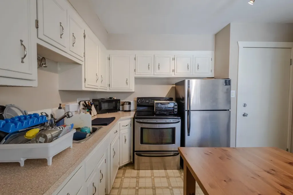 719 27 Avenue NW Calgary AB T2M2J4