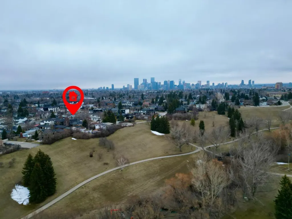 719 27 Avenue NW Calgary AB T2M2J4