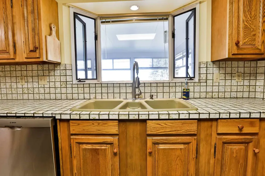 86 Chippewa Crescent W Lethbridge AB T1K5B5