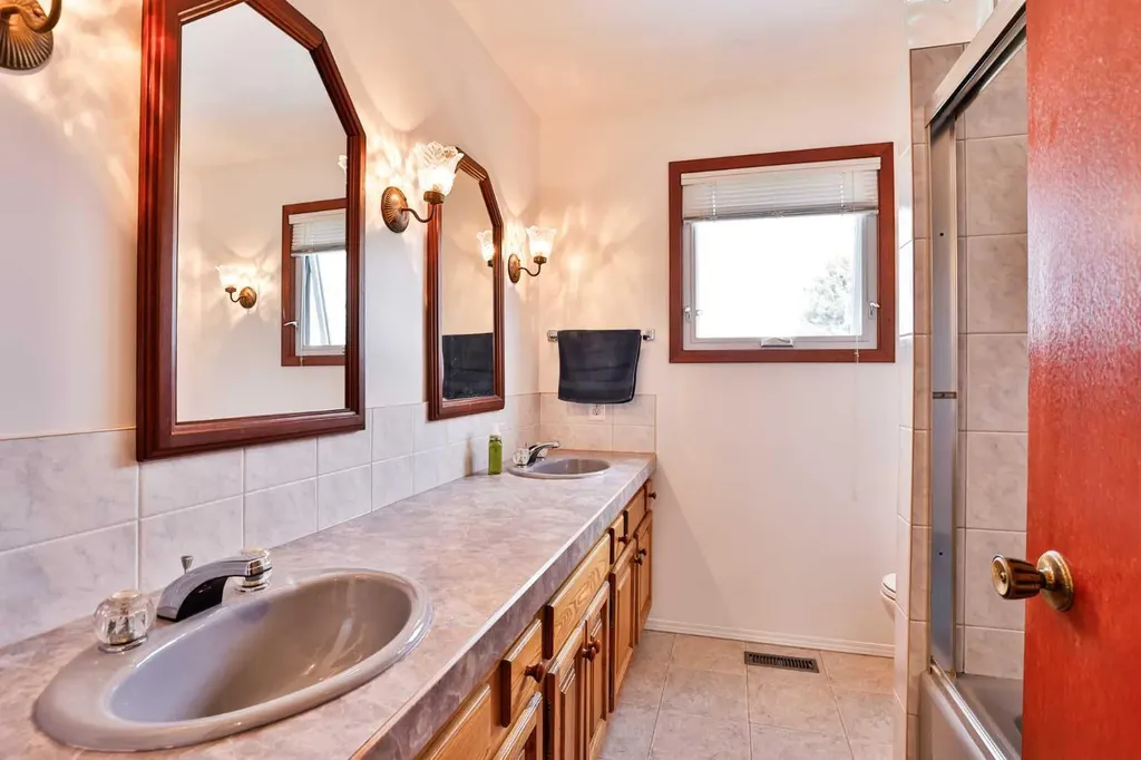 86 Chippewa Crescent W Lethbridge AB T1K5B5